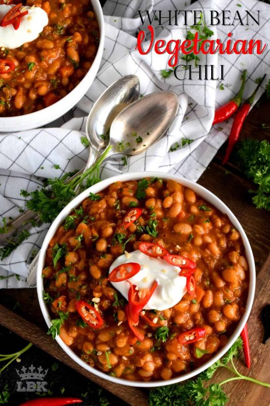 A vegetarian chili that's packed with protein - Spicy White Bean Vegetarian Chili is rustic, easy, and delicious!  Made with lots of fresh veggies and quinoa too!#white #navy #bean #chili #spicy #vegetarian