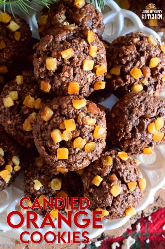 When it comes to Christmas ingredients, candied fruit is always present. Candied Orange Cookies are healthy and delicious; prepared with honey, brown sugar, oats, and cocoa. Who could resist? #candied #orange #chocolate #cookies #christmas #holiday #baking