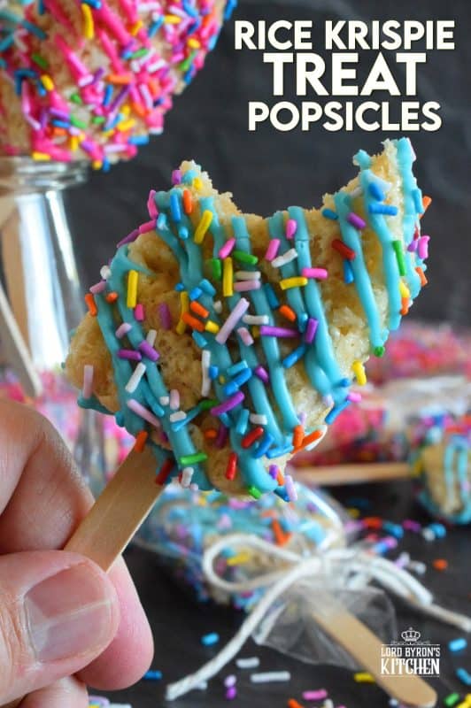 These cute little treats are so easy to make and just in time for Easter! Rice Krispie Treat Popsicles are a no-bake treat with so many decorating options! Choose your base, choose your drizzle colours, and choose your sprinkles. Perfect for kids, but great for adults who like to play with their food too! #ricekrispietreat #ricekrispies #popsicles #nobake #eastertreats #easter