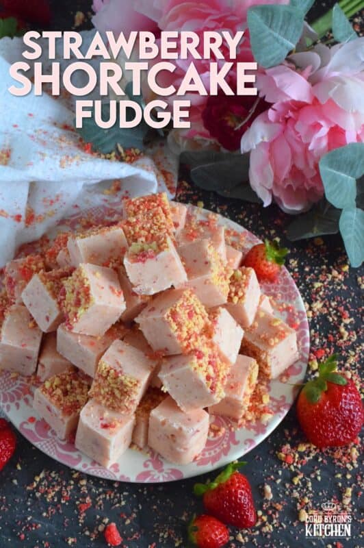 This no-bake fudge recipe is packed full of homemade strawberry shortcake crumbs. Made with melted white chocolate, Strawberry Shortcake Fudge is super easy and fast to make and tastes delicious too!  Perfect for sharing with your favourite valentines! #strawberry #shortcake #fudge #nobake #valentine