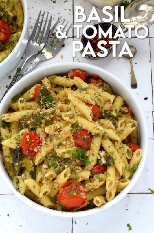Use fresh cherry tomatoes and basil to make this fast and easy Basil and Tomato Pasta recipe.  Perfect for a weeknight family dinner, this pasta is tossed with optional toasted panko for added texture and flavour.  About 30 minutes from start to finish and you get to dig in and enjoy! #pasta #tomato #fresh #basil #30minutemeals