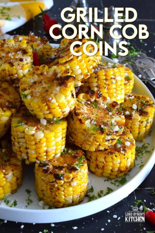 One of our favourite ways to prepare corn in the summer is super easy and super delicious! Tossed in a blend of seasonings with some avocado oil and set on a hot grill for a total of 8 minutes, these yummy Grilled Corn Cob Coins are both sweet and savoury! #corn #cob #grilled #coins #spicy #seasoned