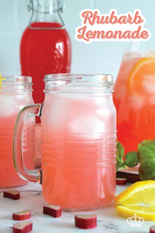 There’s nothing like the taste of perfectly sweet and tart flavour of homemade Rhubarb Lemonade on a hot summer day. Prepared with lots of freshly squeezed lemon juice and an easy-to-prepare rhubarb simple syrup, this drink is sure to quench your thirst and wake up your senses! #lemonade #rhubarb #homemade